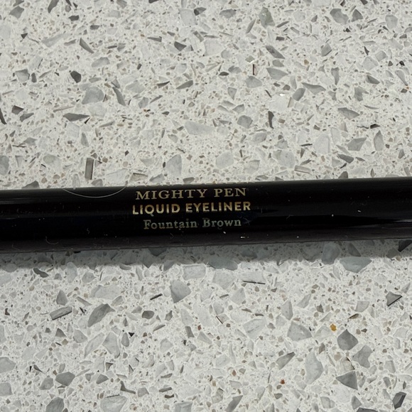 Laura Geller Black Liquid Eyeliner - Picture 3 of 4